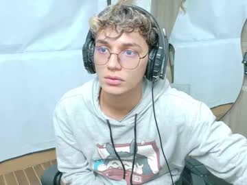 See _andrew_willyams online Now @ camswhore.com