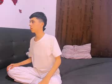 See Axel_sweet18 online Now @ camswhore.com