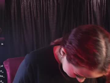 See Bubblewhite_ online Now @ camswhore.com