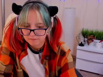 See Coralineyouth1 online Now @ camswhore.com