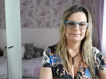 See Crimsonwhisper online Now @ camswhore.com