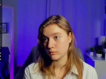 See Di_huny online Now @ camswhore.com