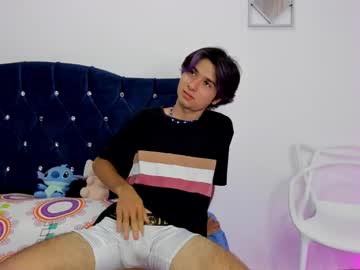 See Dylanenzo online Now @ camswhore.com