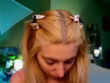 See Ever_anderson online Now @ camswhore.com
