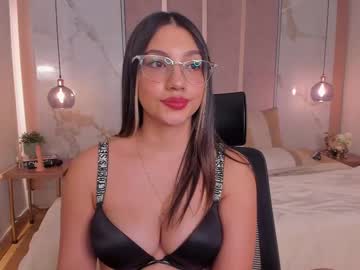 See H3y_mia3 online Now @ camswhore.com