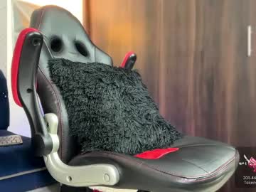 See Jordandenis17 online Now @ camswhore.com