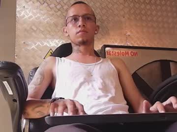 See Lucawill25 online Now @ camswhore.com