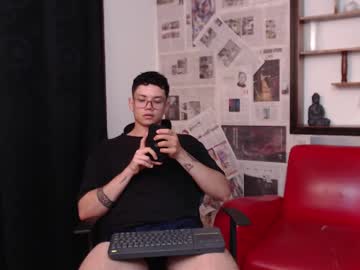 See Magic_boy01 online Now @ camswhore.com