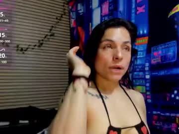 See Rosse_25 online Now @ camswhore.com