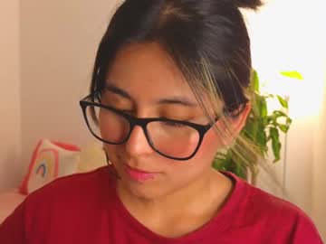 See Rossiie_s online Now @ camswhore.com
