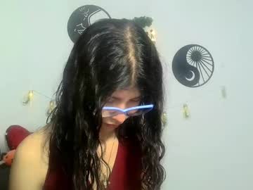 See Sarahsmitt online Now @ camswhore.com