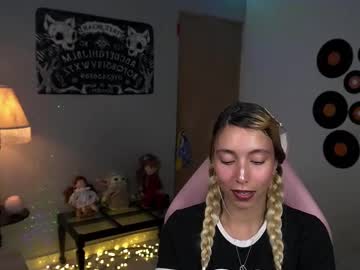 See Saucy_jenn1 online Now @ camswhore.com