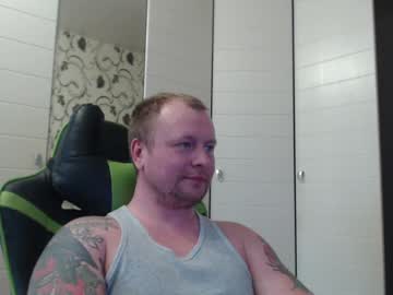 See Strongass18 online Now @ camswhore.com