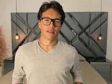 See Thomas_rosee online Now @ camswhore.com